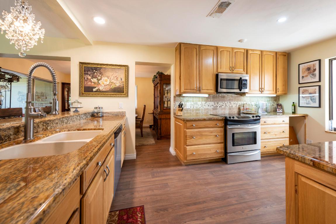 VILLAGES OF ORIOLE BONAIRE - Residential