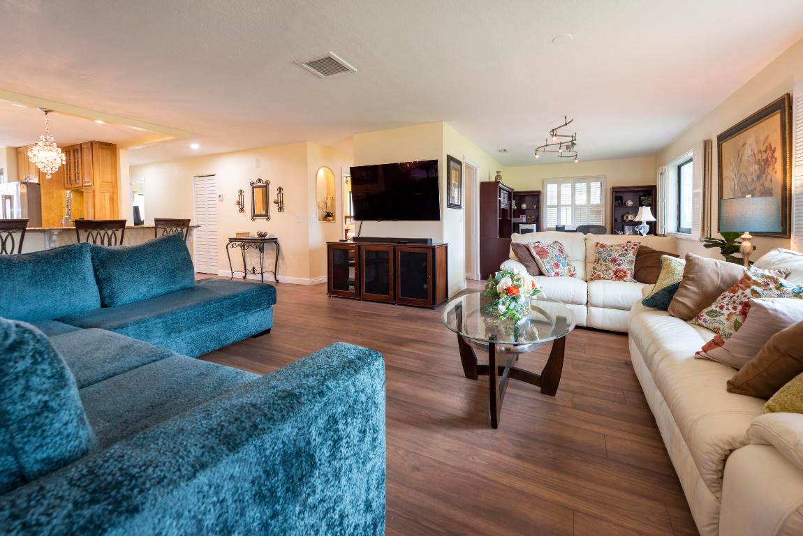 VILLAGES OF ORIOLE BONAIRE - Residential