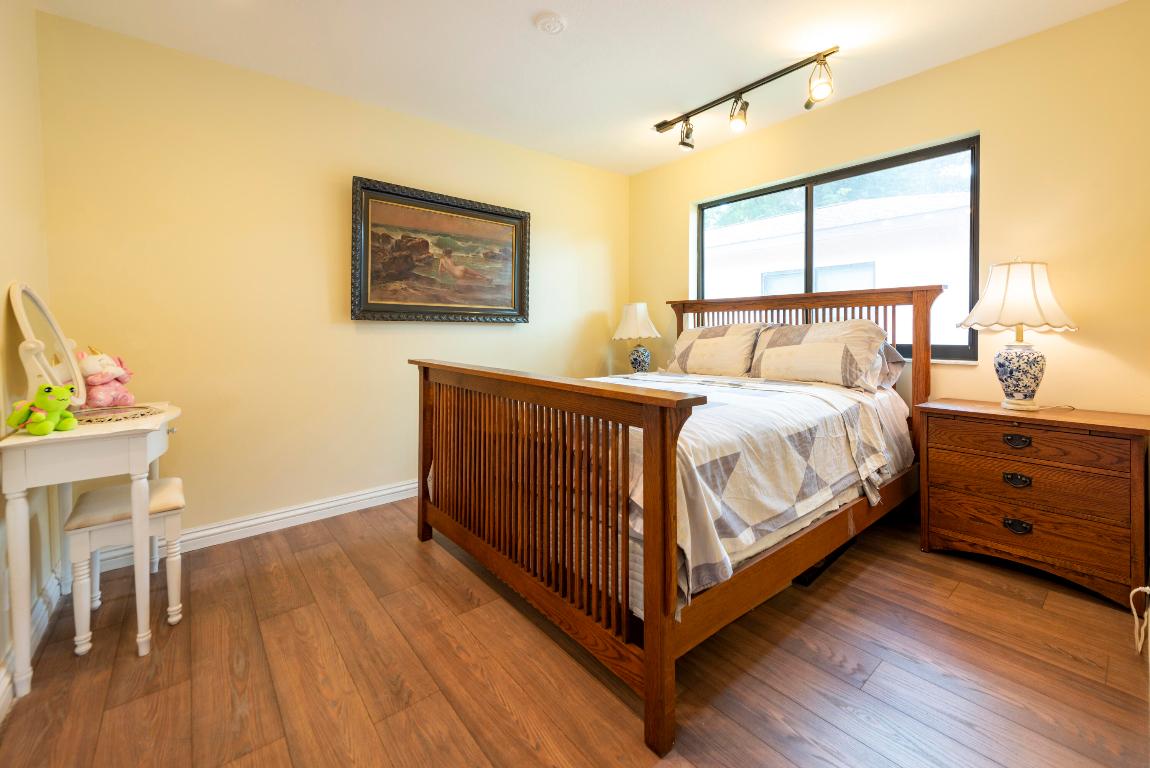 VILLAGES OF ORIOLE BONAIRE - Residential