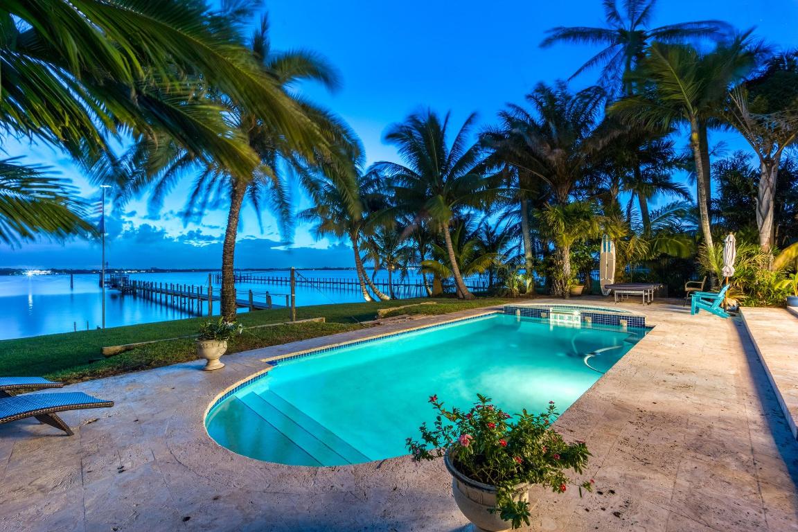 2672 NW South Shore Road