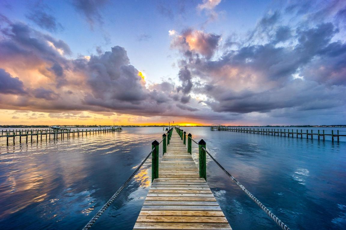 2672 NW South Shore Road