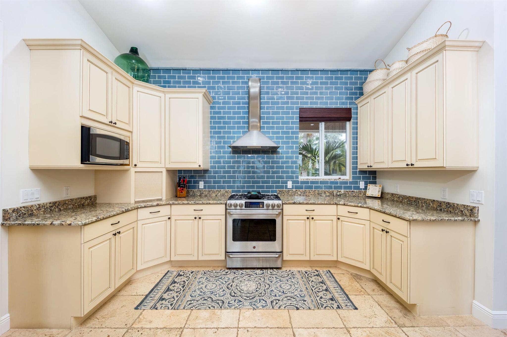 BEAU RIVAGE - Residential