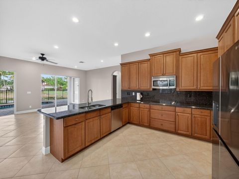 Tiny photo for 12054 Aviles Circle, Palm Beach Gardens, FL 33418 (MLS # B26014496)
