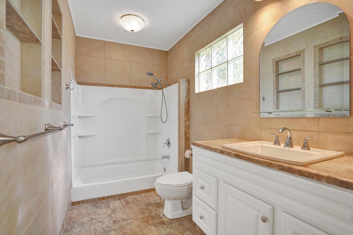 TROPIC PALMS 2 - Residential