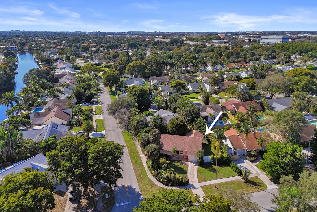 Photo of 1286 Audubon Boulevard, Delray Beach, FL 33444 (MLS # R11152053)