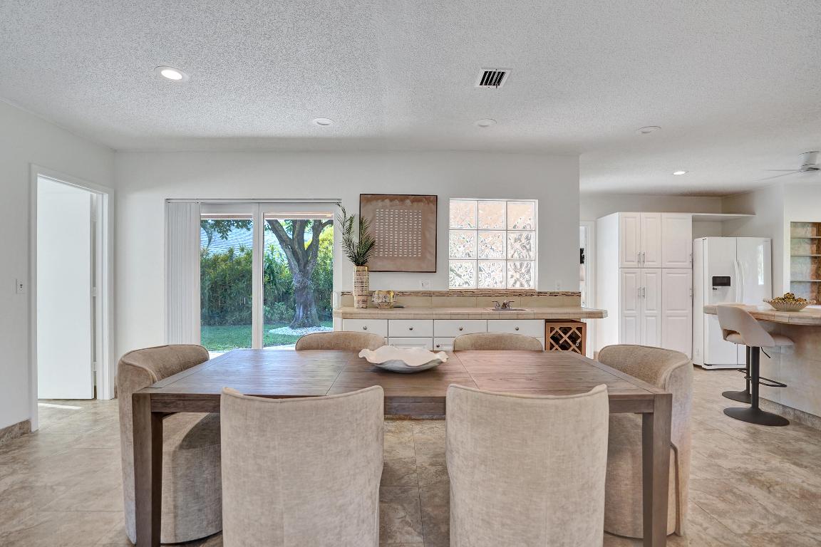 TROPIC PALMS 2 - Residential