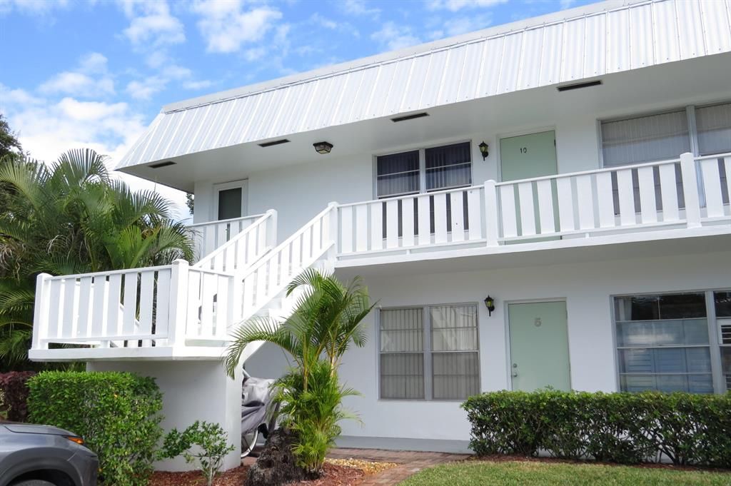 Photo of 2929 SE Ocean Boulevard #107-10, Stuart, FL 34996 (MLS # R10682847)