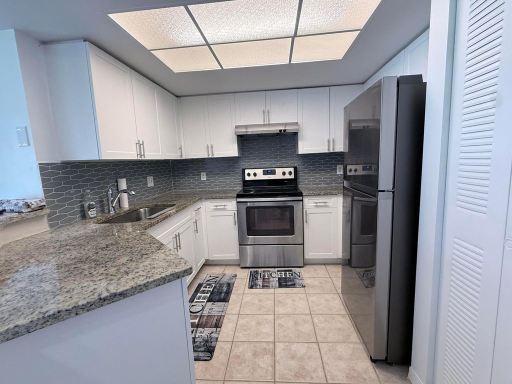 Photo of 4175 N Haverhill Rd #918, West Palm Beach, FL 33417 (MLS # R11164122)