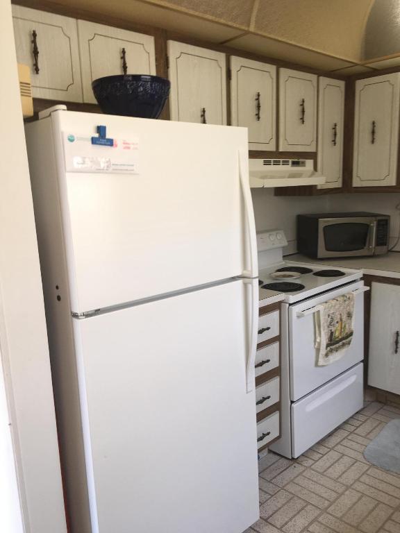 KINGS POINT NORMANDY CONDOS - Residential Lease