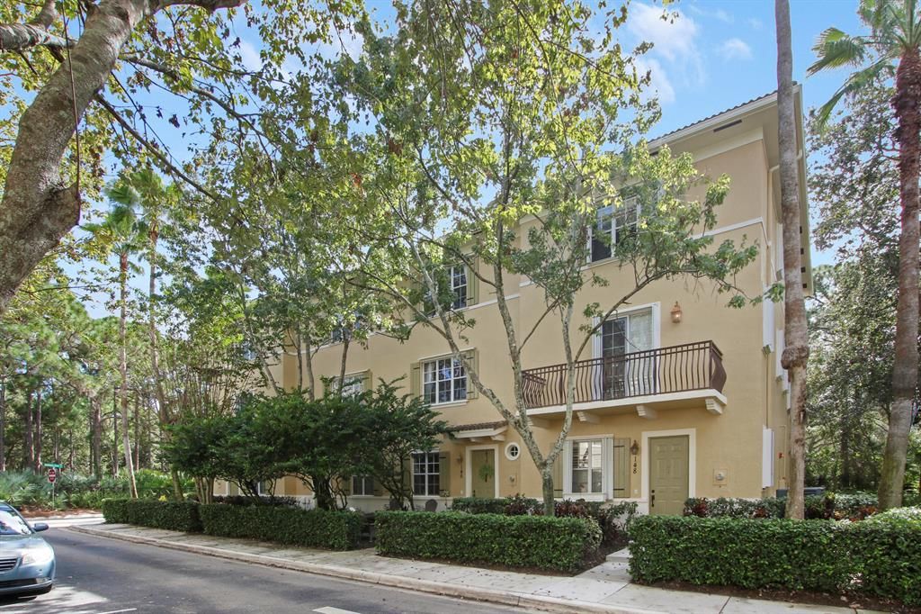 Photo of 146 Morning Dew Circle, Jupiter, FL 33458 (MLS # R10757238)