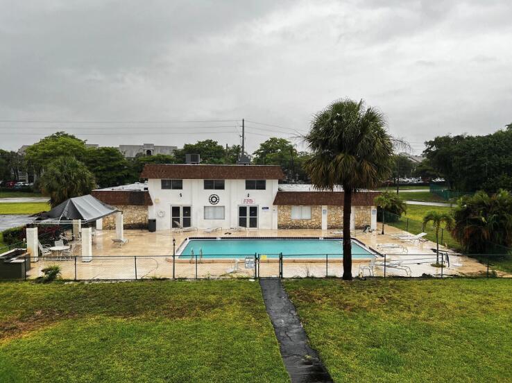 MARINER IV CONDO - Residential