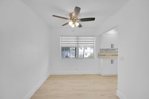 Condominium in West Palm Beach FL 73 Canterbury 5.jpg