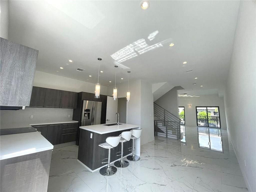 Photo of 113 SE 1st Circle, Pompano Beach, FL 33060 (MLS # B26022175)