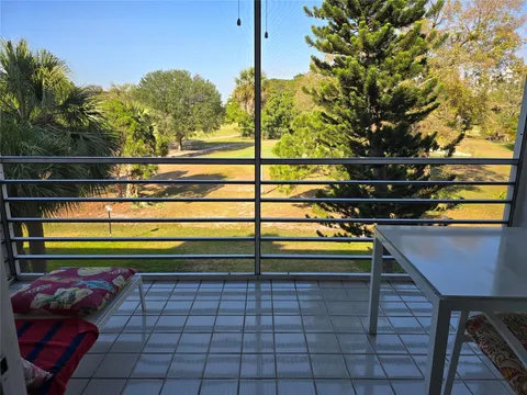 535 Oaks Dr Unit 308, Pompano Beach, FL MLS: F10498783