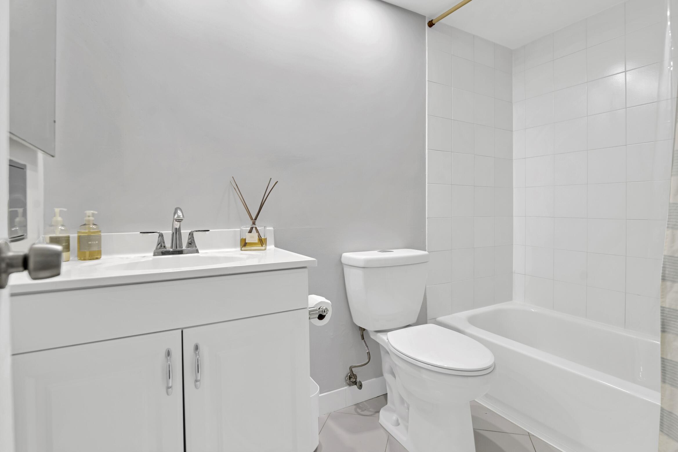 SEAGATE CC, GREENSWARD VILLAGE CONDO - Residential