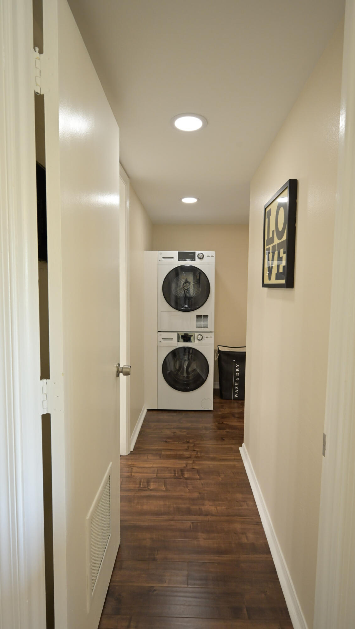 SEAGATE CC, GREENSWARD VILLAGE CONDO - Residential