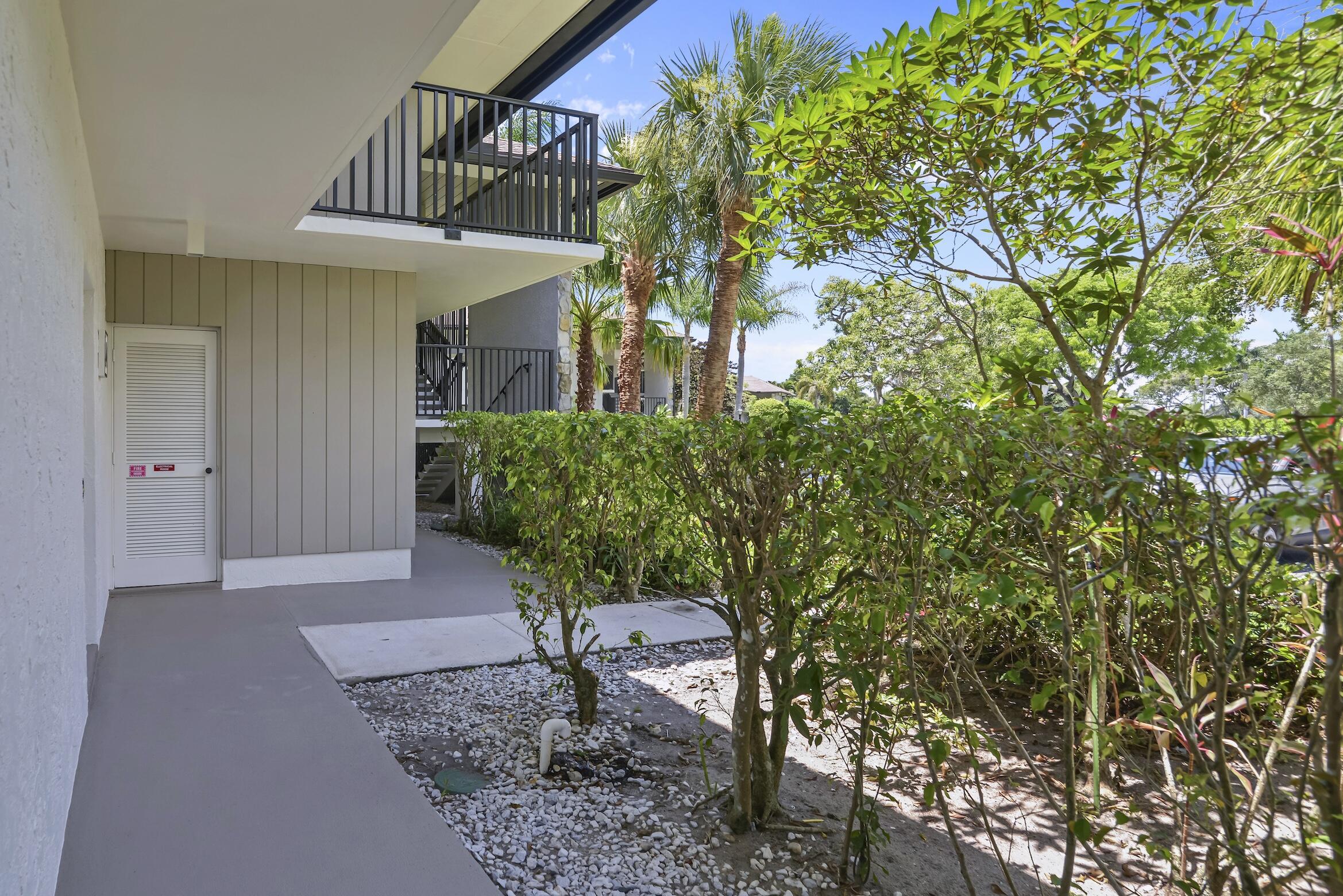 SEAGATE CC, GREENSWARD VILLAGE CONDO - Residential