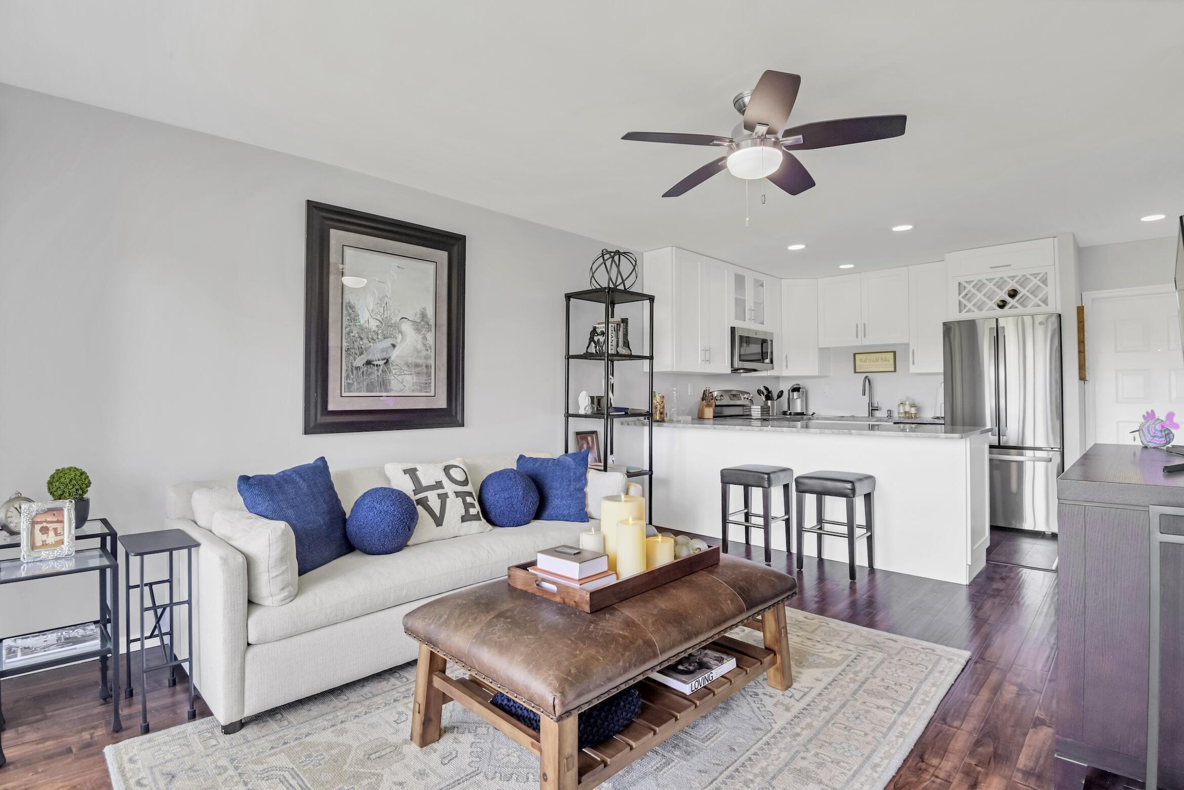 SEAGATE CC, GREENSWARD VILLAGE CONDO - Residential