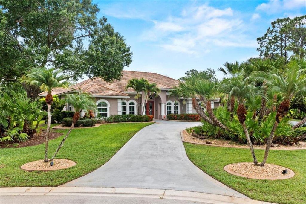 Photo of 11124 Lands End Chase, Port Saint Lucie, FL 34986 (MLS # R10997078)