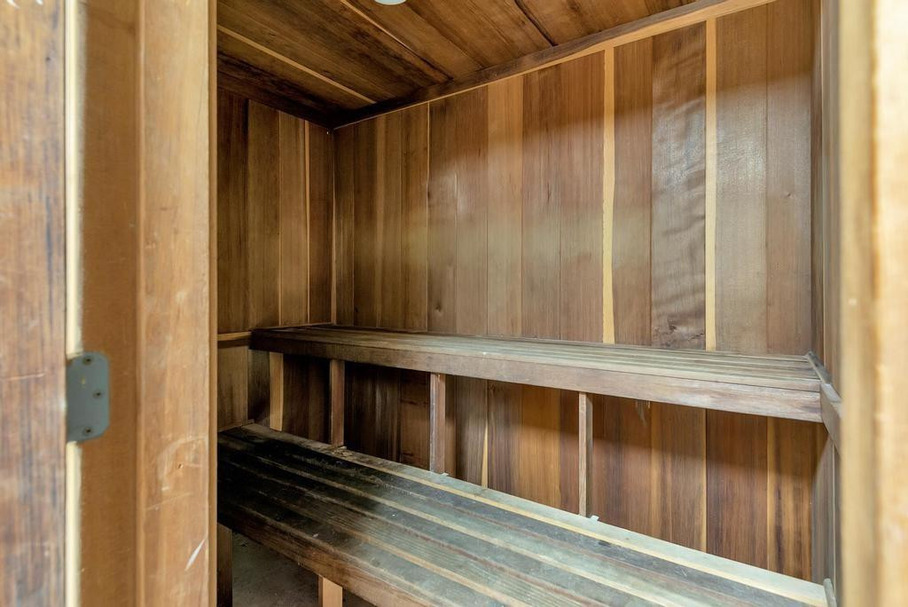 TRADEWINDS OF POMPANO - Residential Lease