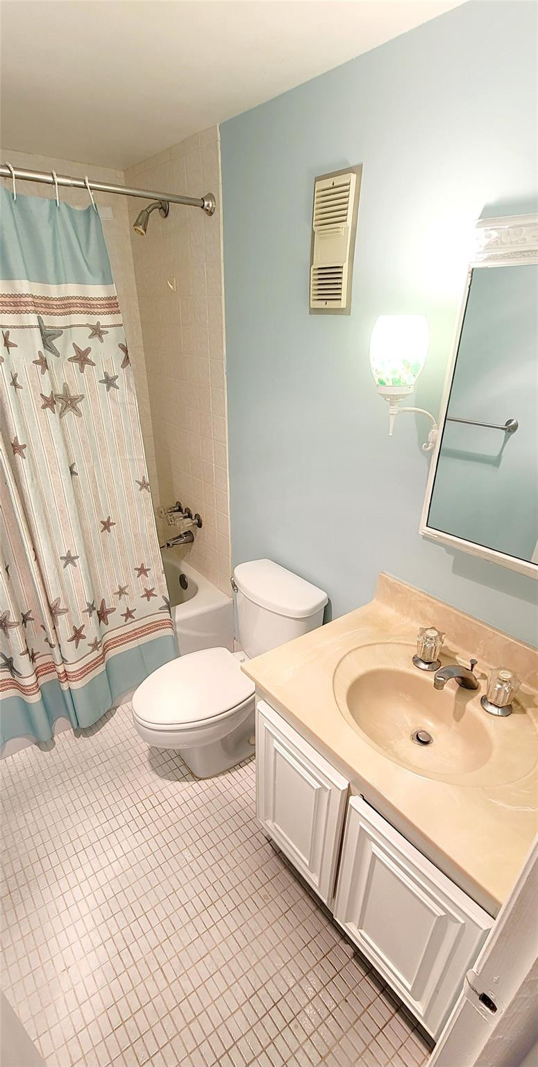 TRADEWINDS OF POMPANO - Residential Lease