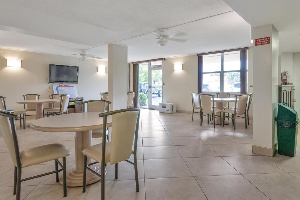 TRADEWINDS OF POMPANO - Residential Lease