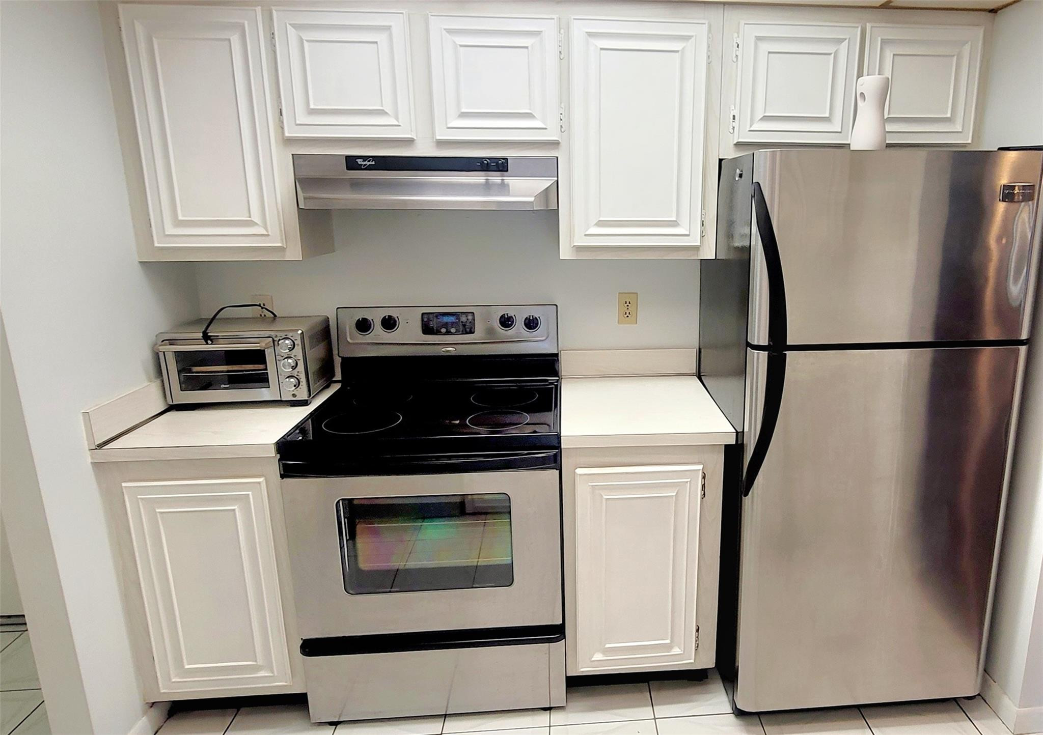 TRADEWINDS OF POMPANO - Residential Lease