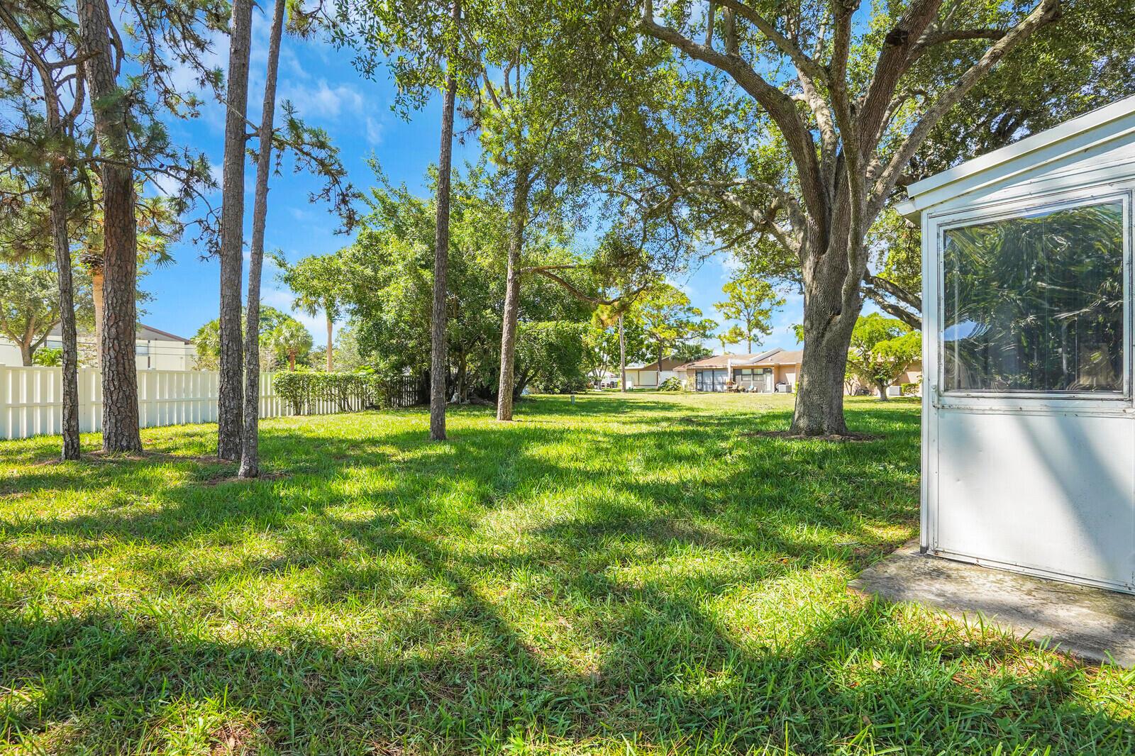 VILLAGES OF WOODLAKE 4 - Residential Lease