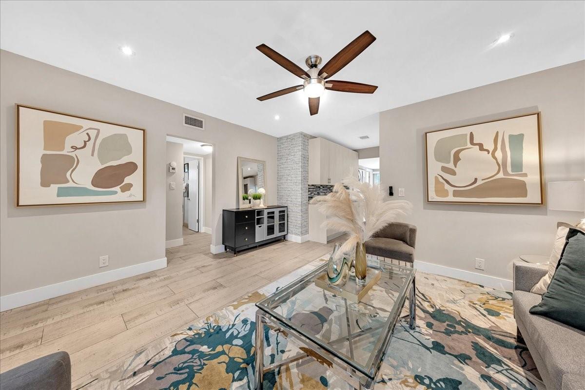 CROISSANT PARK - Residential