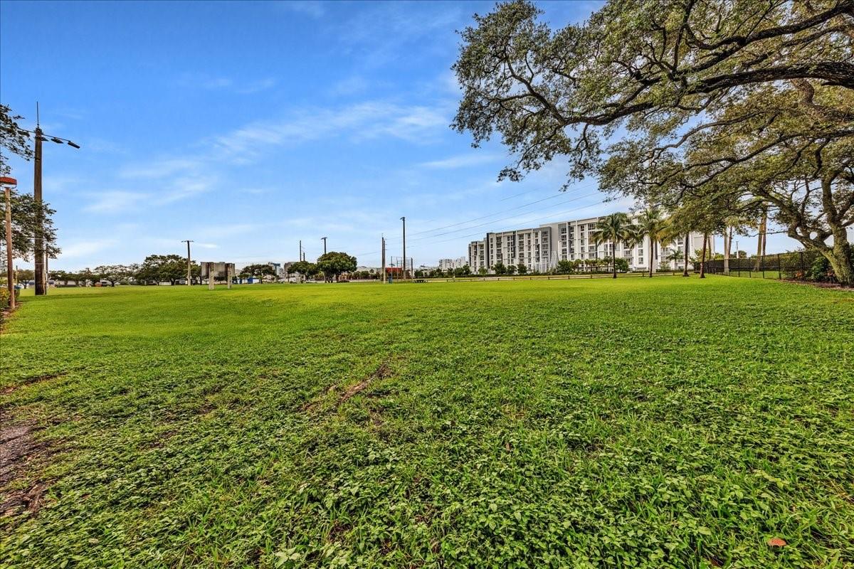 CROISSANT PARK - Residential