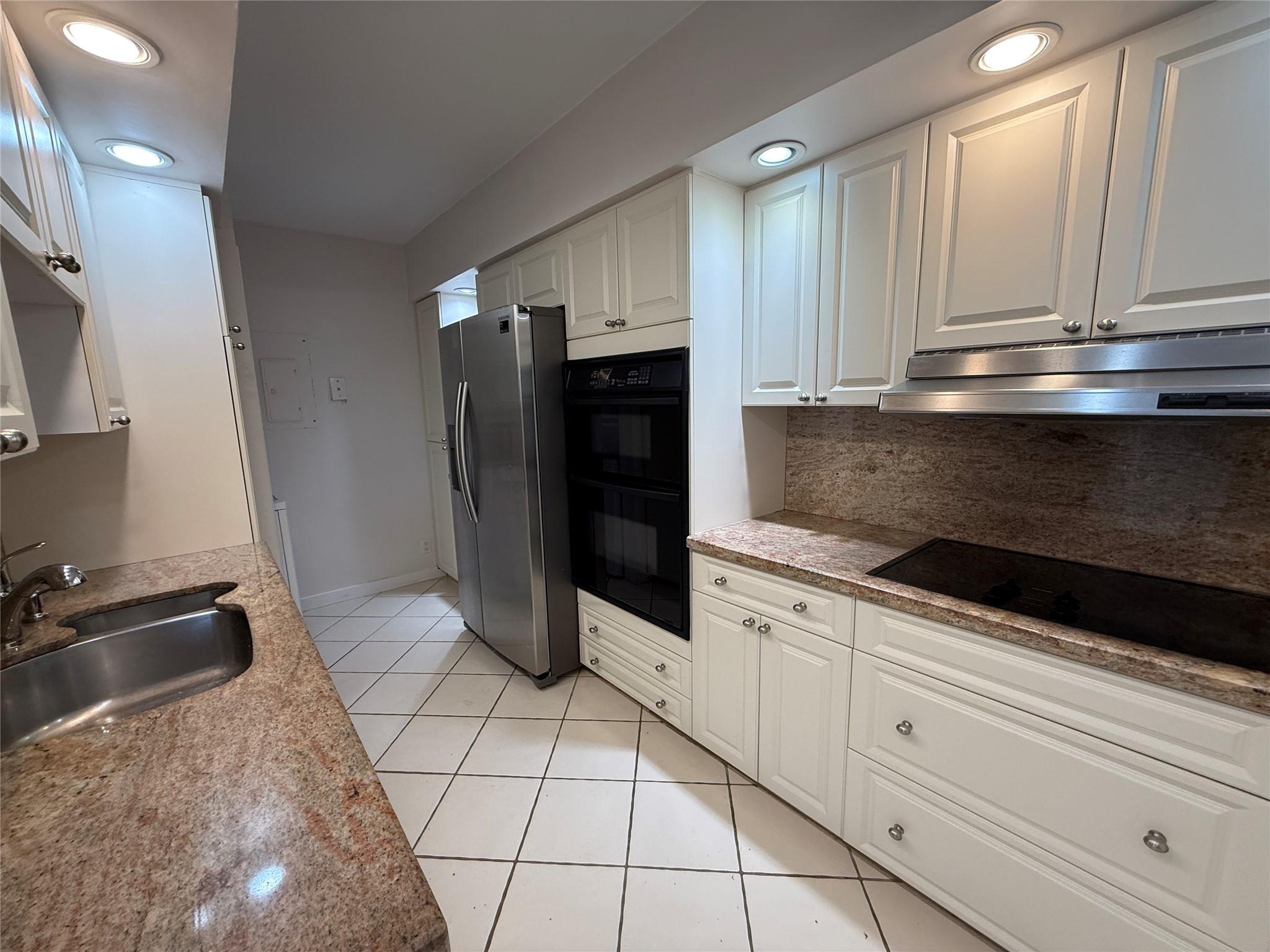 TURNBERRY ISLE CONDO - Residential Lease