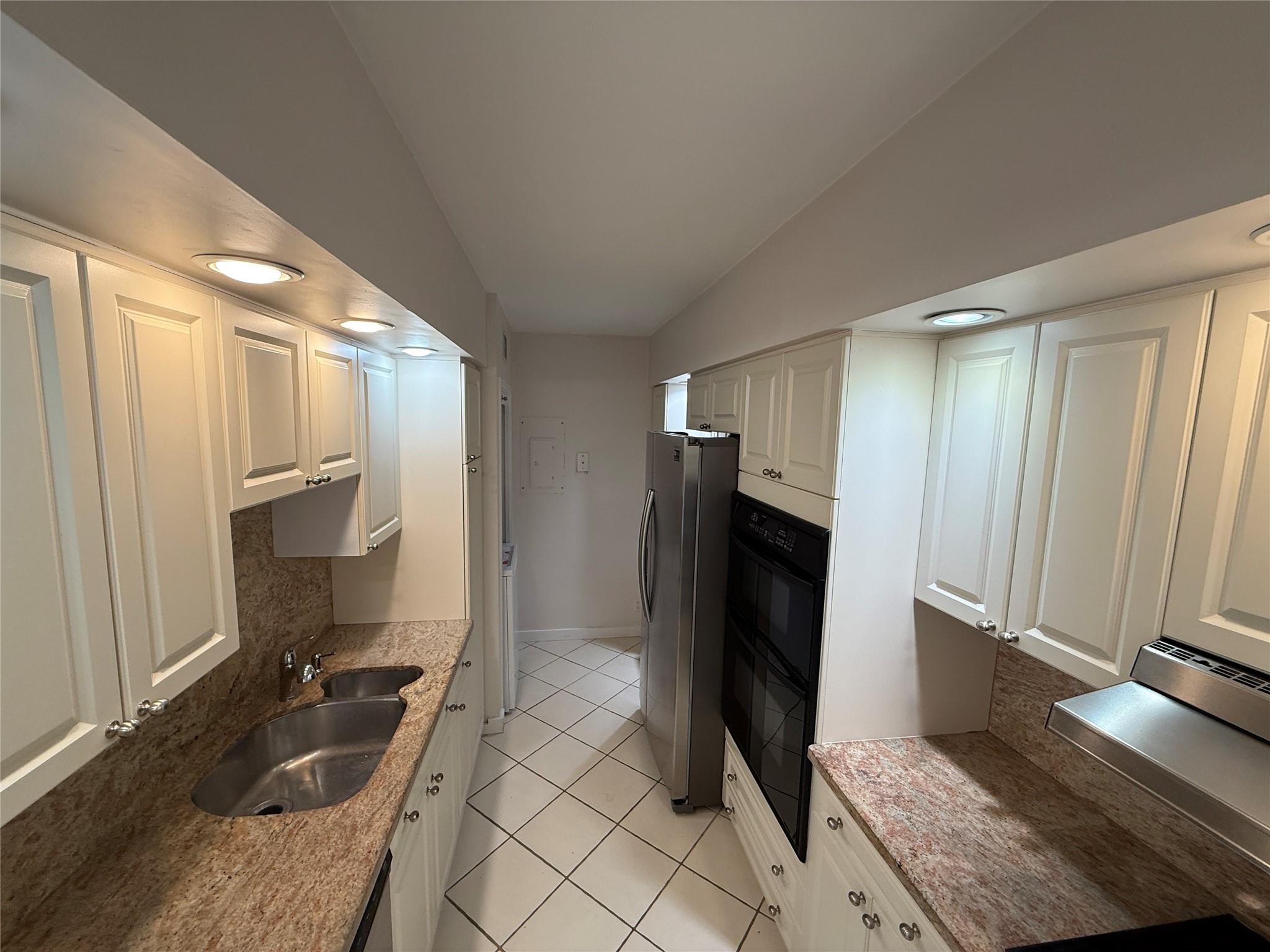 TURNBERRY ISLE CONDO - Residential Lease