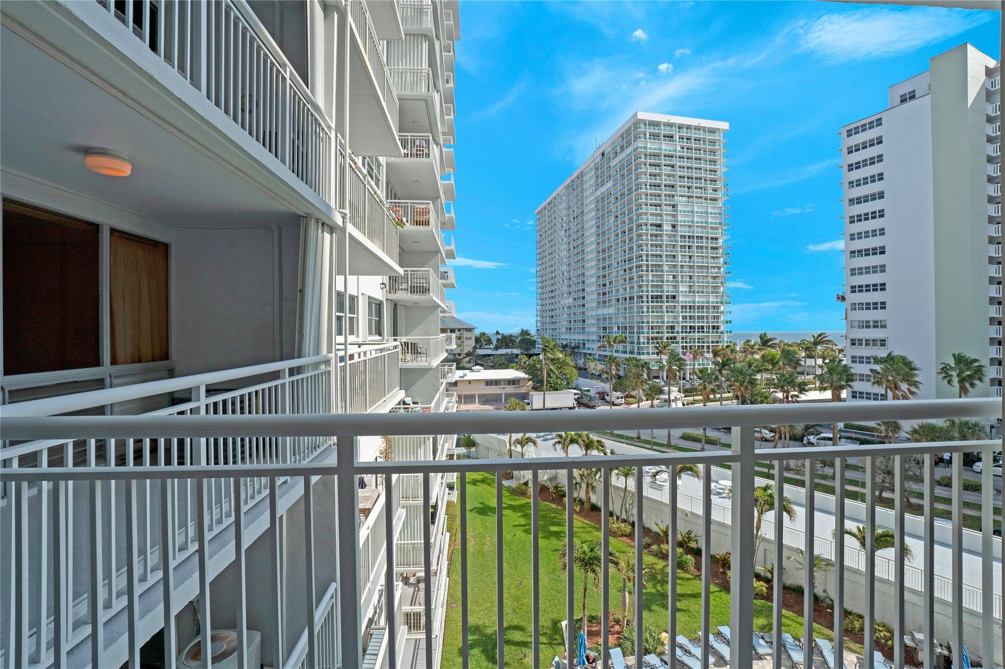 1920 S Ocean Dr 606