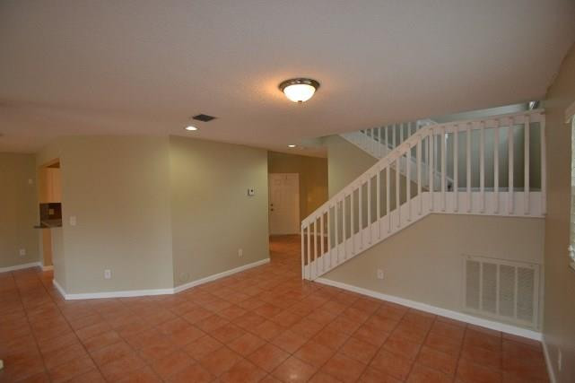 Fairway Cove 80-40 B - Residential Lease