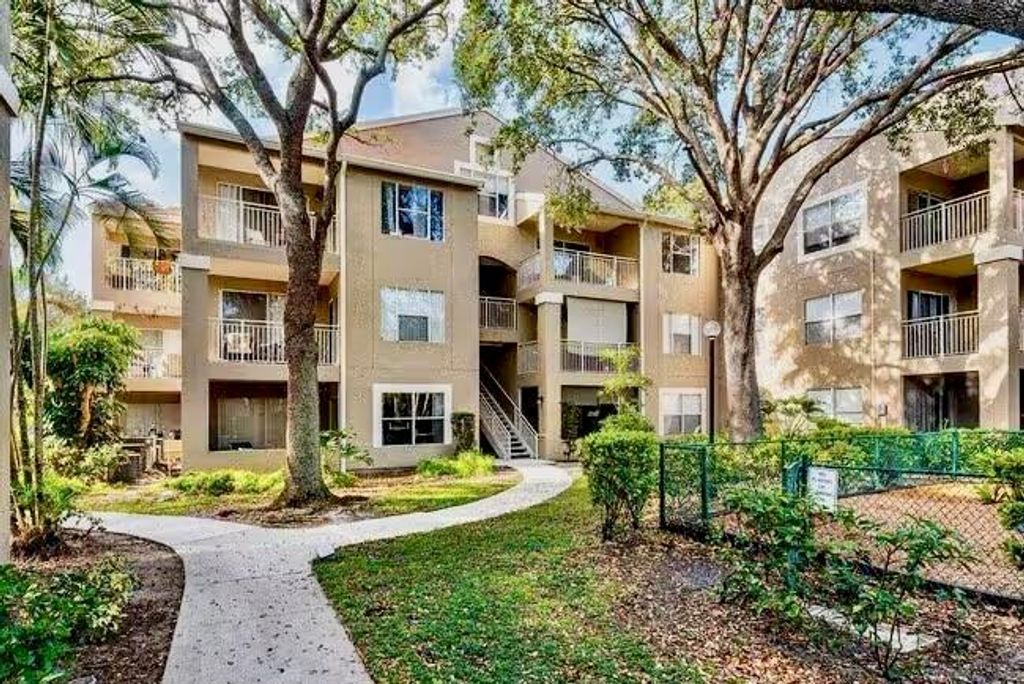 Photo of 1780 Palm Cove Blvd #6-308, Delray Beach, FL 33445 (MLS # F10532336)