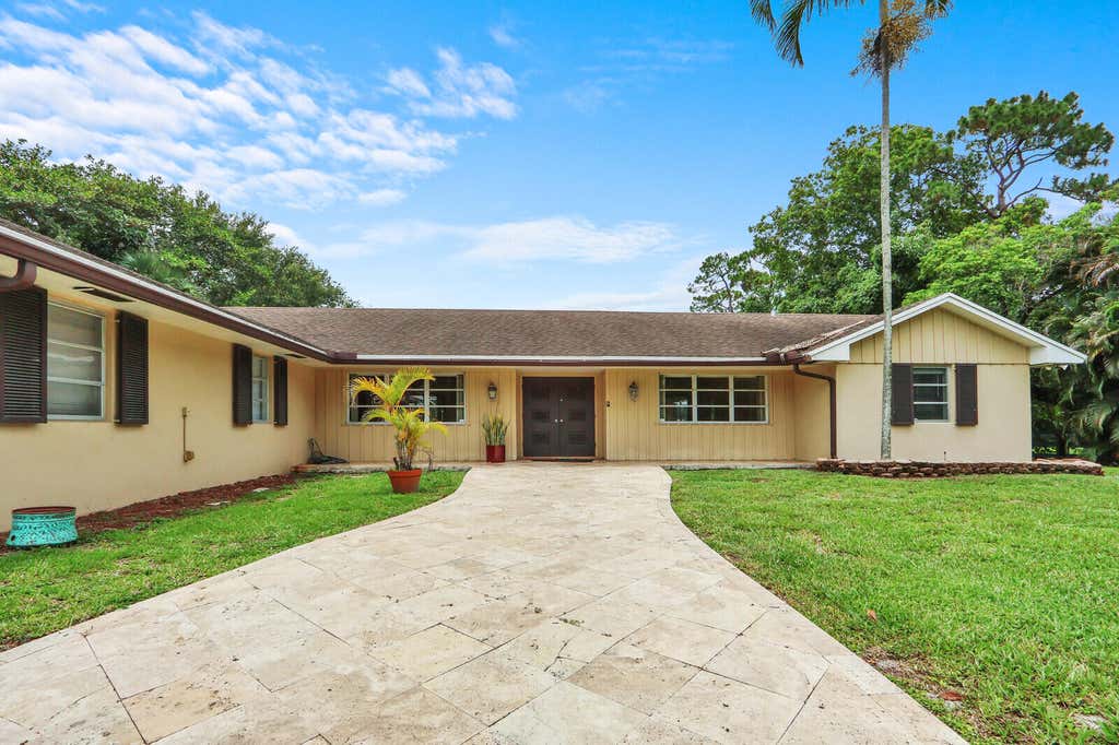 Photo of 4529 Square Lake Drive, Palm Beach Gardens, FL 33418 (MLS # B26048297)