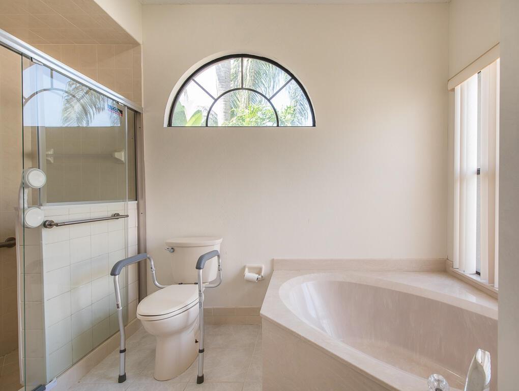 SARATOGA AT ROYAL PALM 1 - Residential