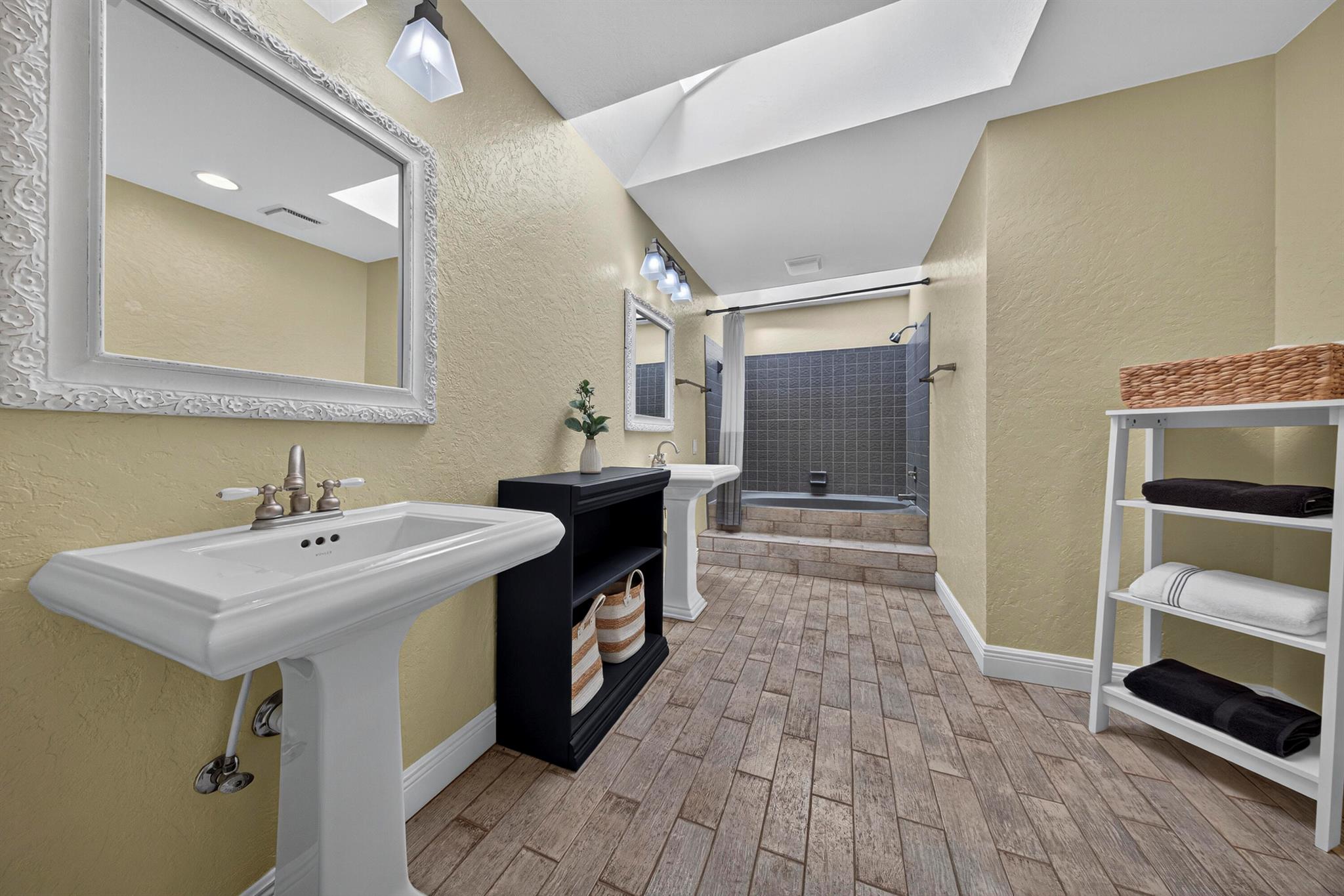 LAKES OF DEER CREEK CONDO - Residential
