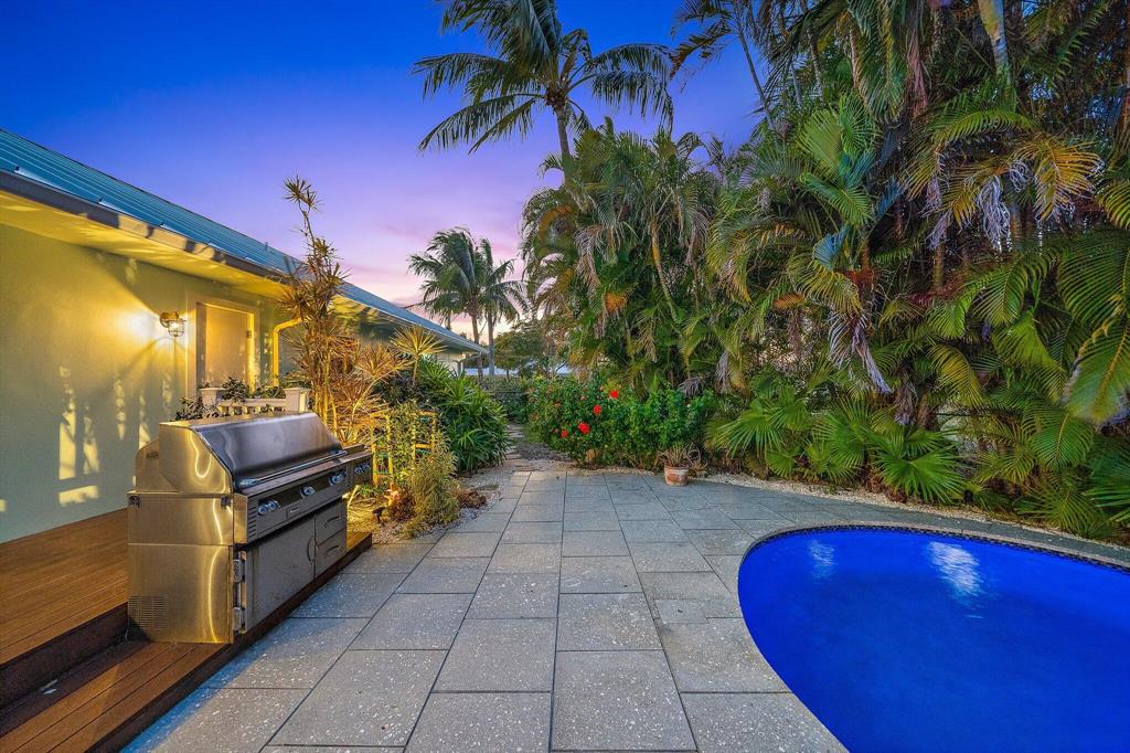 RIO VISTA REPL OF ISLAND - Residential