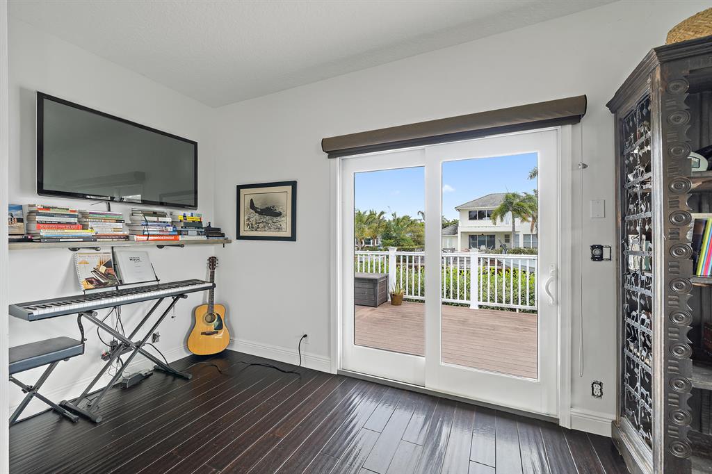 RIO VISTA REPL OF ISLAND - Residential