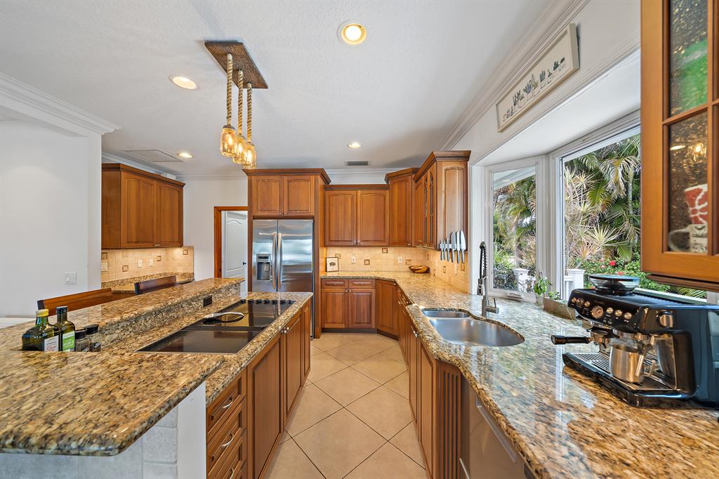 RIO VISTA REPL OF ISLAND - Residential