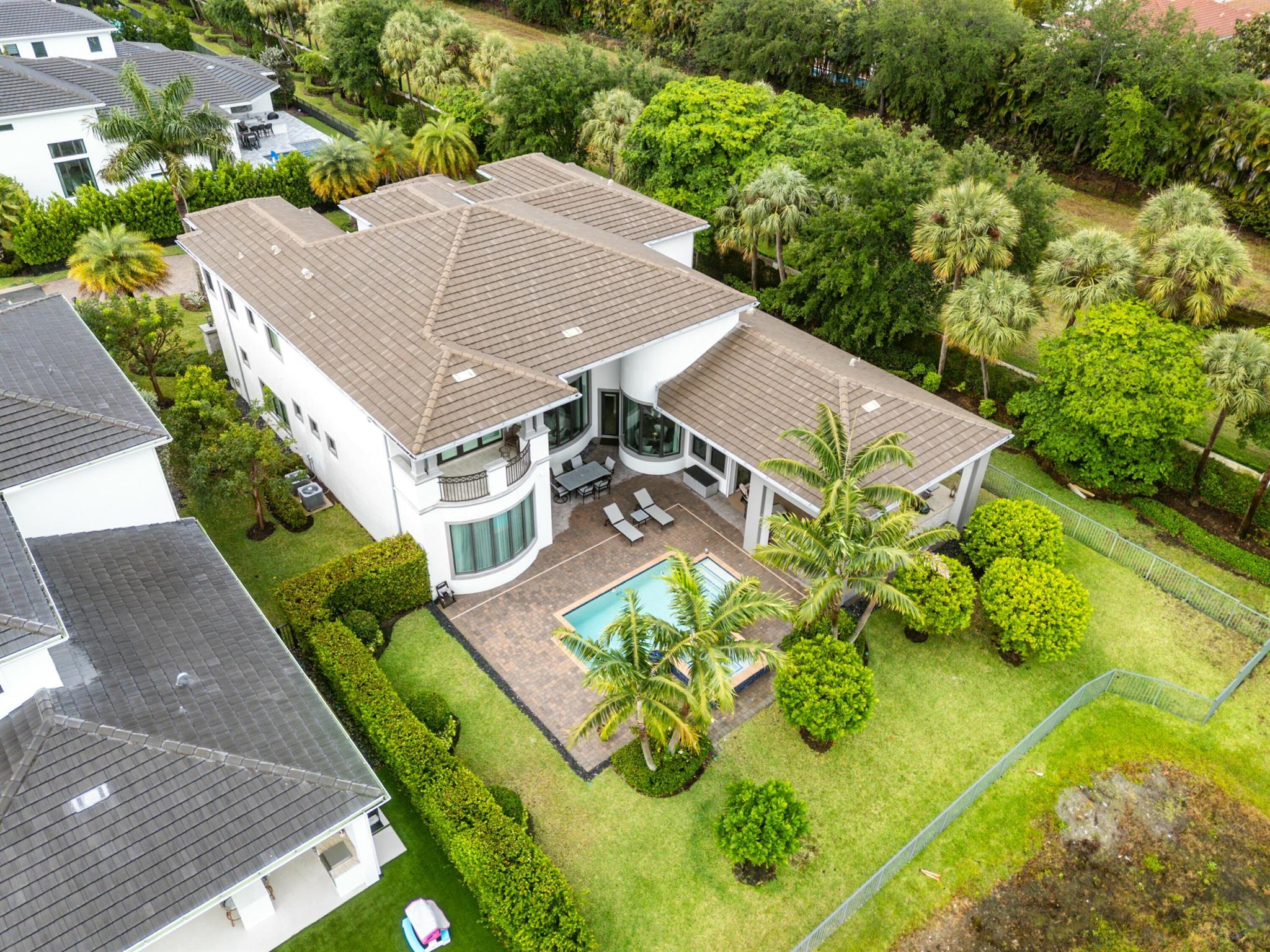 ROYAL PALM POLO - Residential