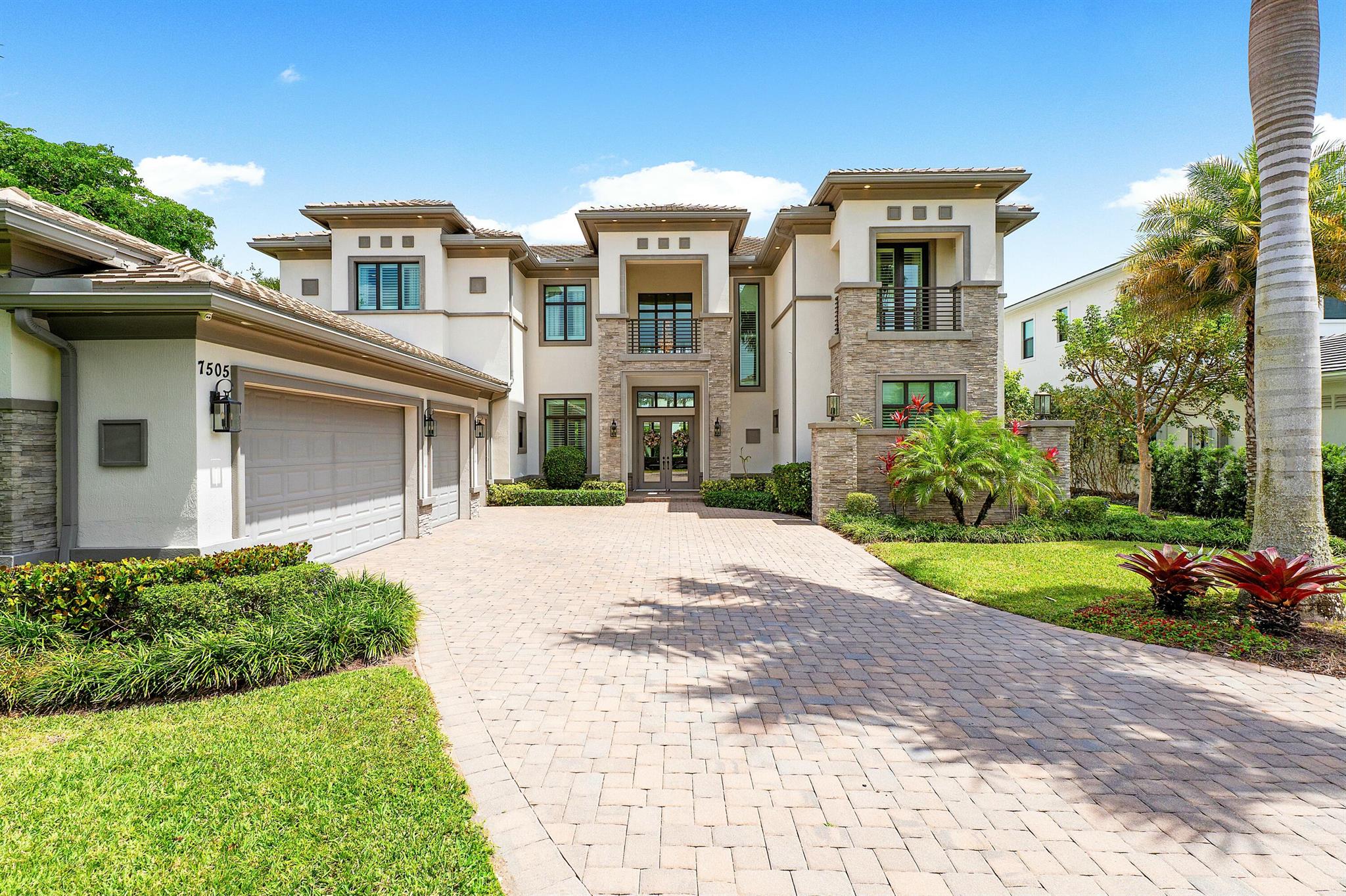 ROYAL PALM POLO - Residential