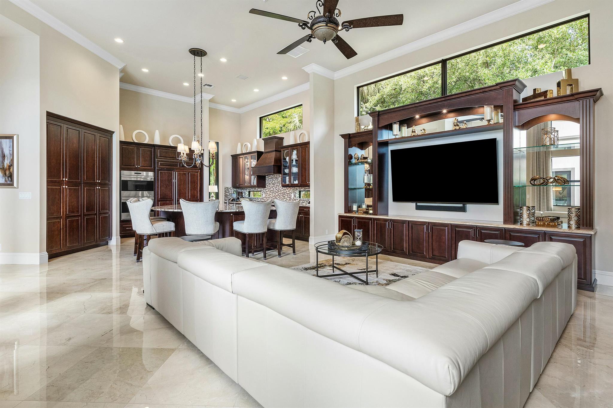 ROYAL PALM POLO - Residential