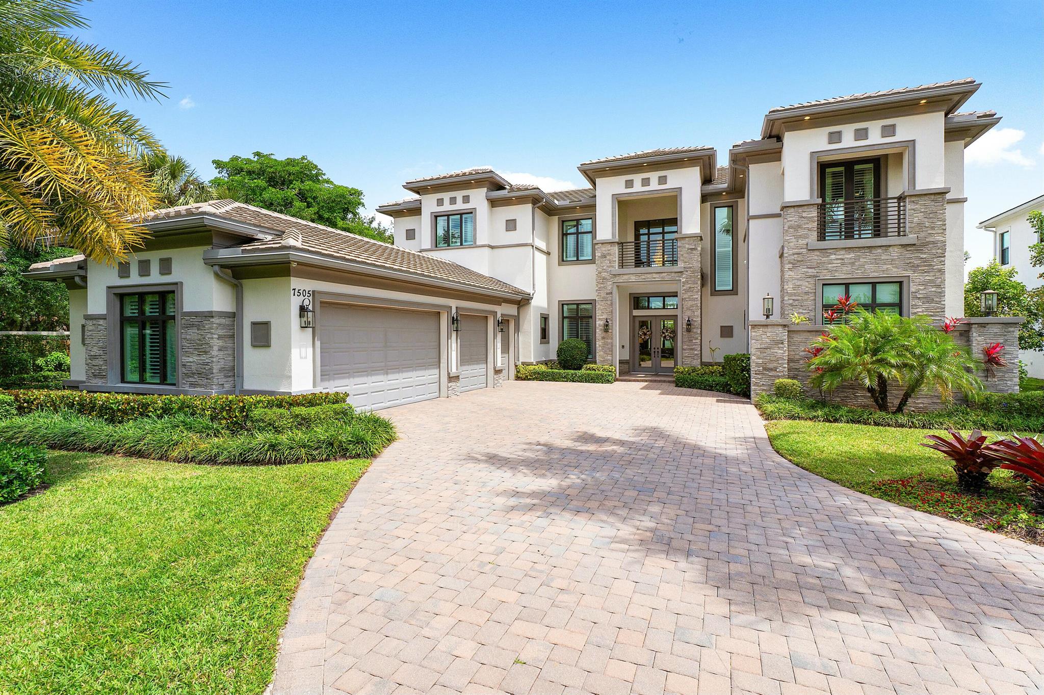 ROYAL PALM POLO - Residential