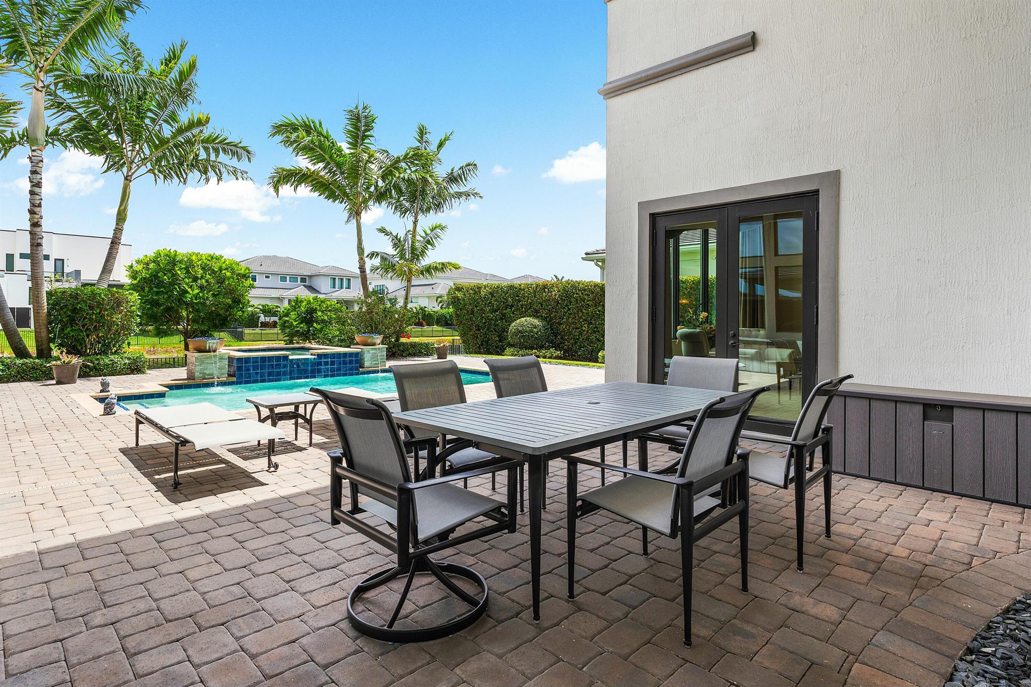 ROYAL PALM POLO - Residential