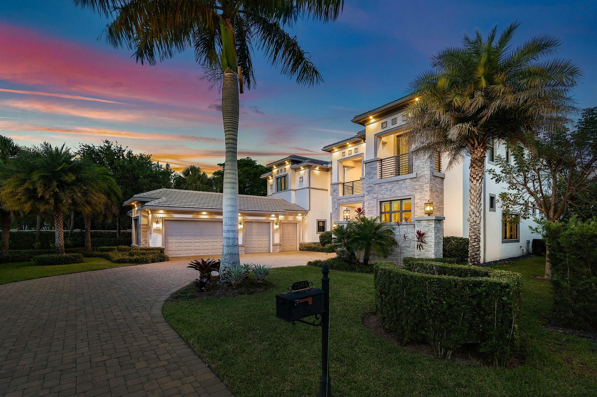ROYAL PALM POLO - Residential