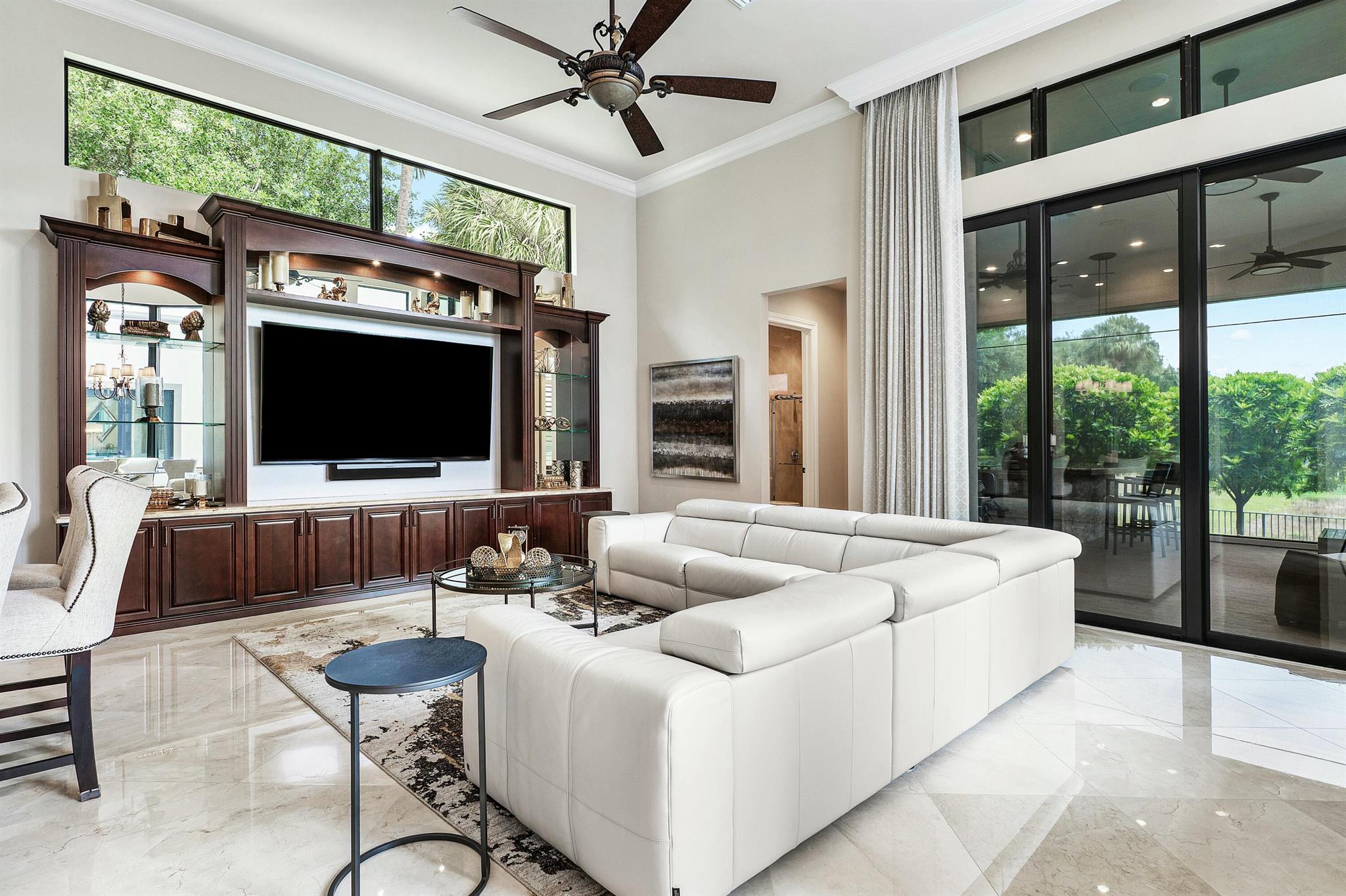 ROYAL PALM POLO - Residential