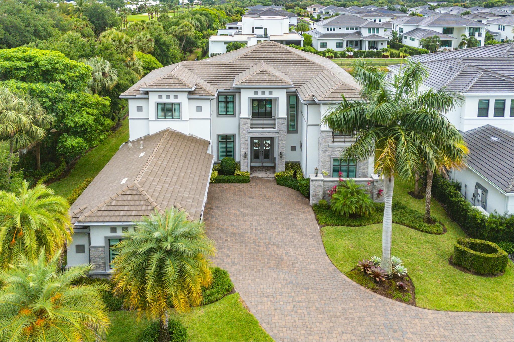 ROYAL PALM POLO - Residential