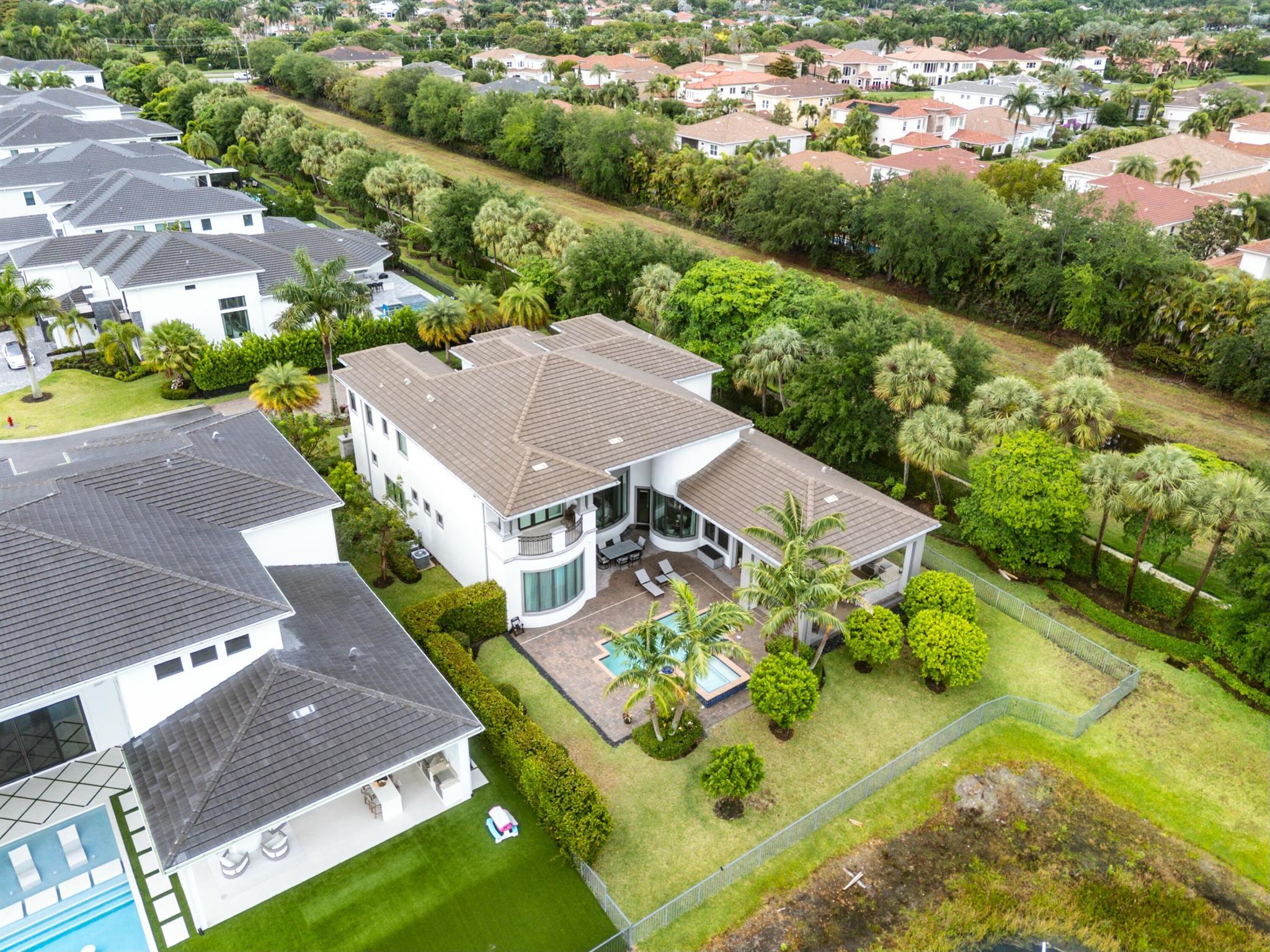 ROYAL PALM POLO - Residential